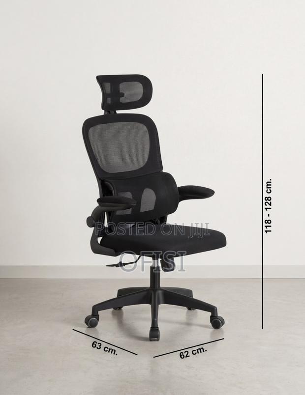 Ergonomic Office Seat With Flipping Arms - thumbnail 3