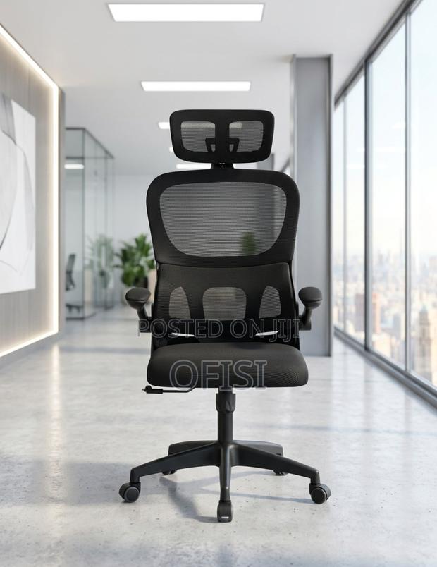 Ergonomic Office Seat With Flipping Arms - thumbnail 2