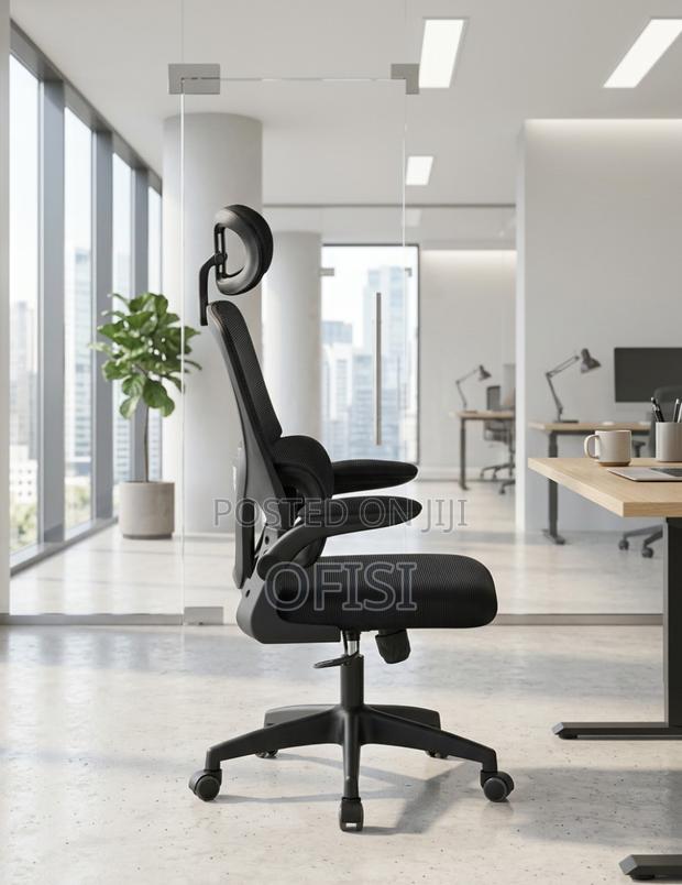 Ergonomic Office Seat With Flipping Arms - thumbnail 4