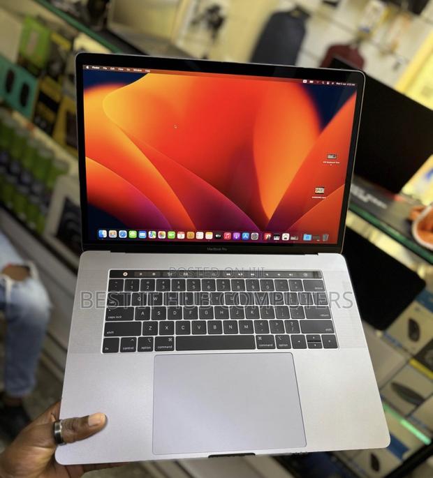 Laptop Apple MacBook Pro 2019 16GB Intel Core i9 SSHD (Hybrid) 512GB