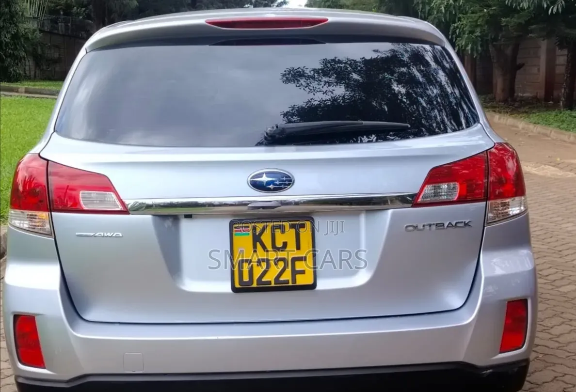 Subaru Outback 2011 Silver