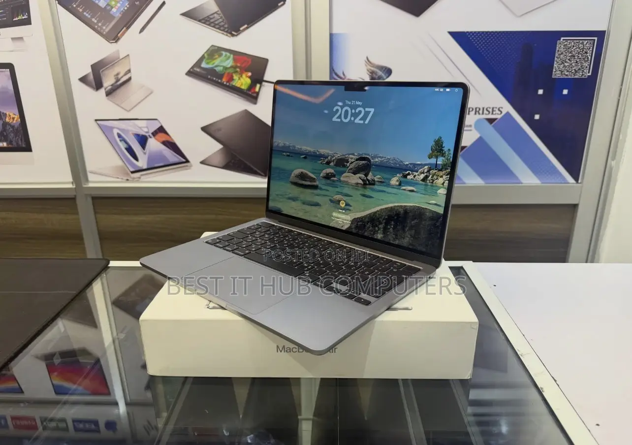 Laptop Apple MacBook Air 2024 M3 16GB Apple M3 SSD 1T