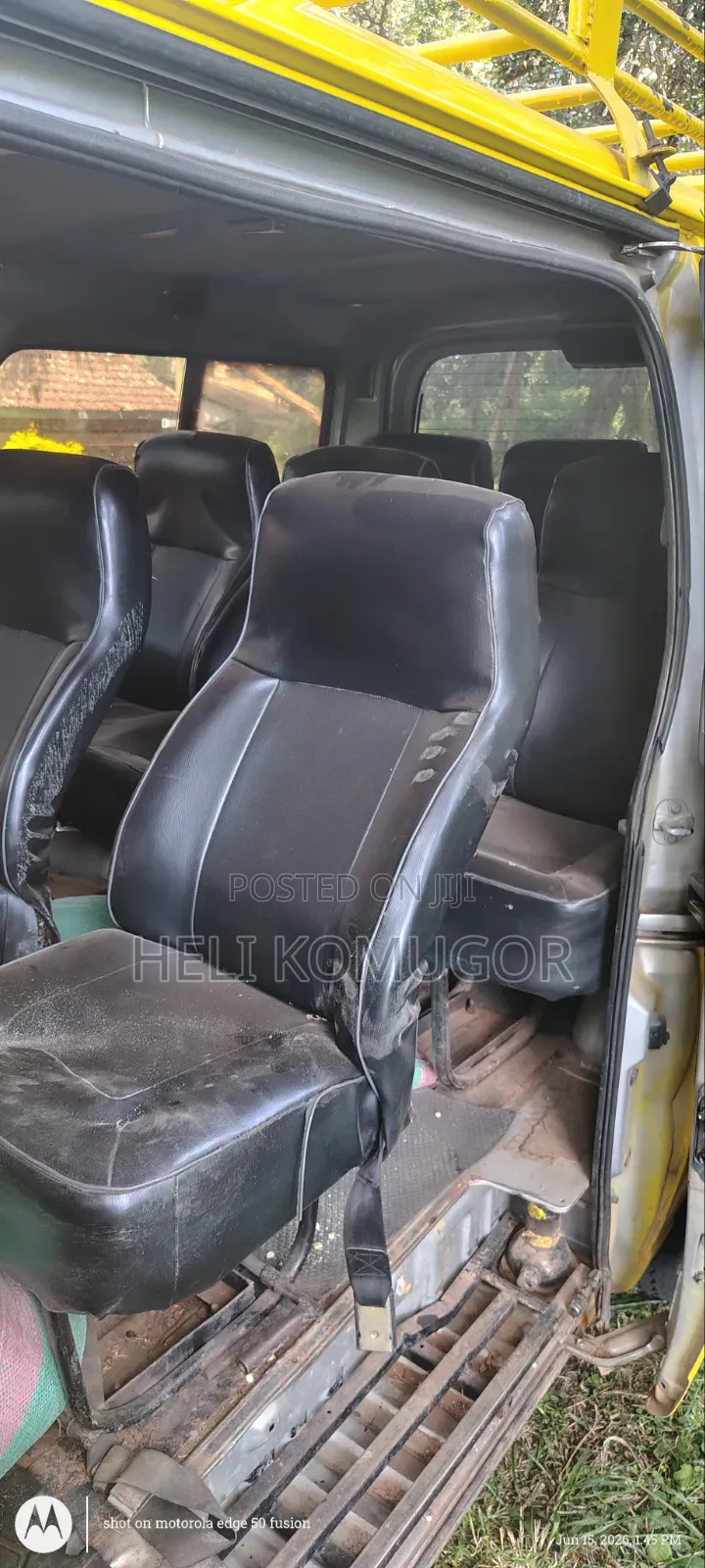 Nissan Caravan (Urvan) 2009 Yellow