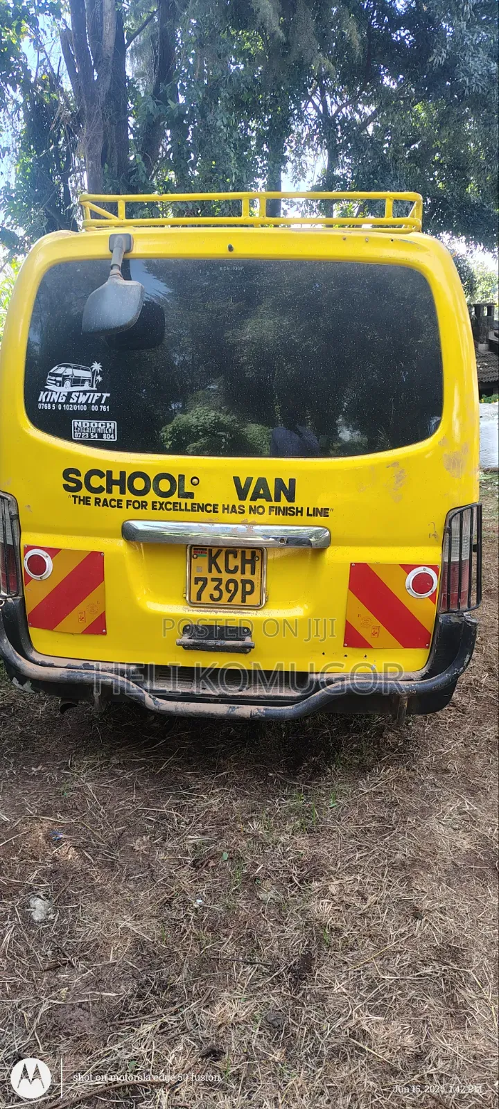 Nissan Caravan (Urvan) 2009 Yellow