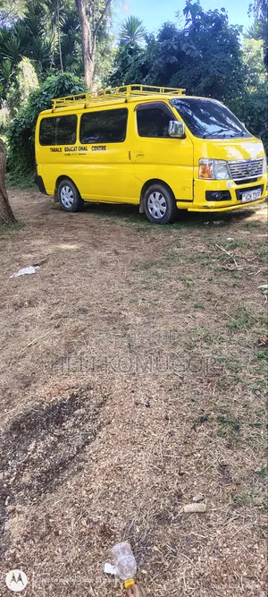Nissan Caravan (Urvan) 2009 Yellow