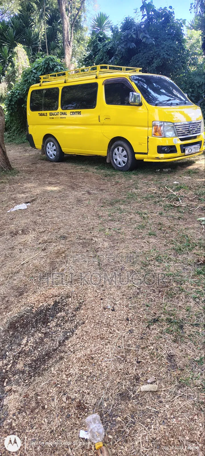 Nissan Caravan (Urvan) 2009 Yellow