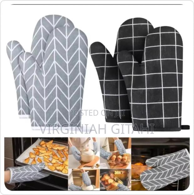 Heat Resistant Insulated Oven Gloves Plus Mittens