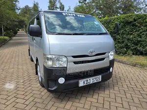 Toyota HiAce 2015 Silver