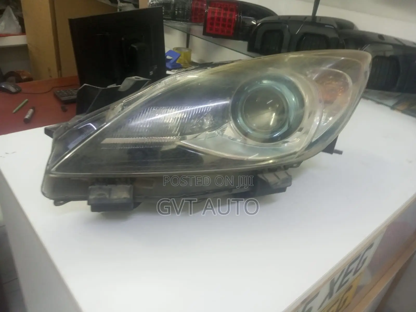 Mazda Axela 2009-2012 Xenon Headlights