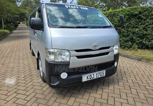 Toyota HiAce 2015 Silver