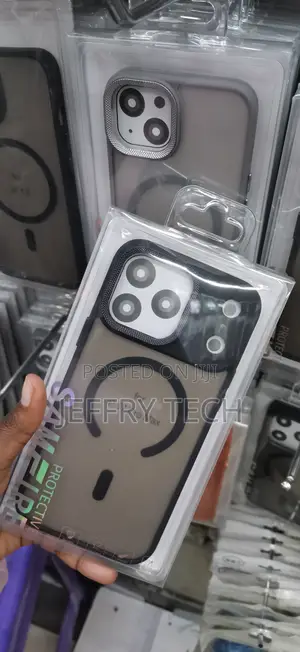 iPhone 17 Pro Max Smoke-Black Translucent Magsafe Phone Case