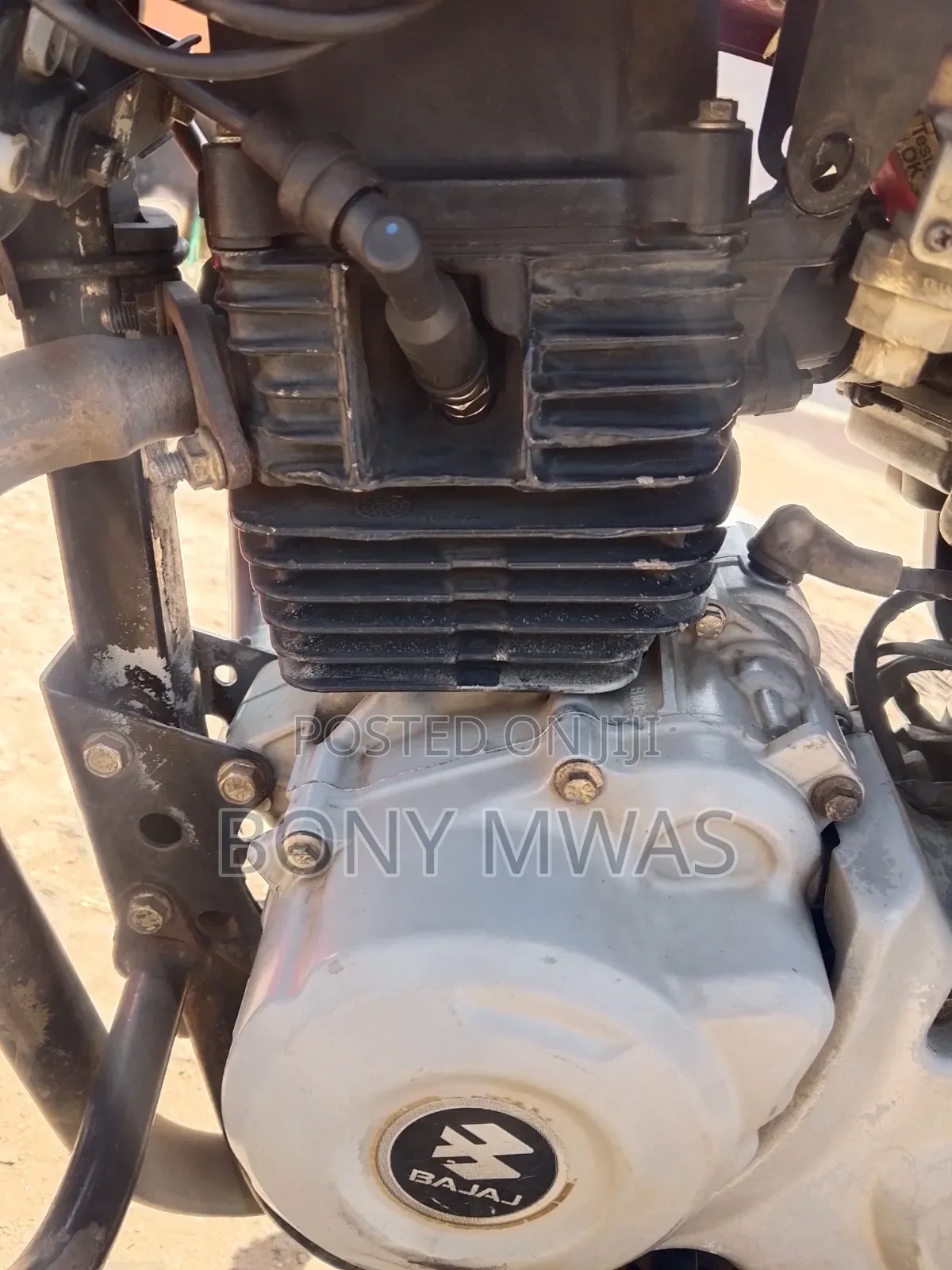 Bajaj Boxer 150 UG 2022 Red