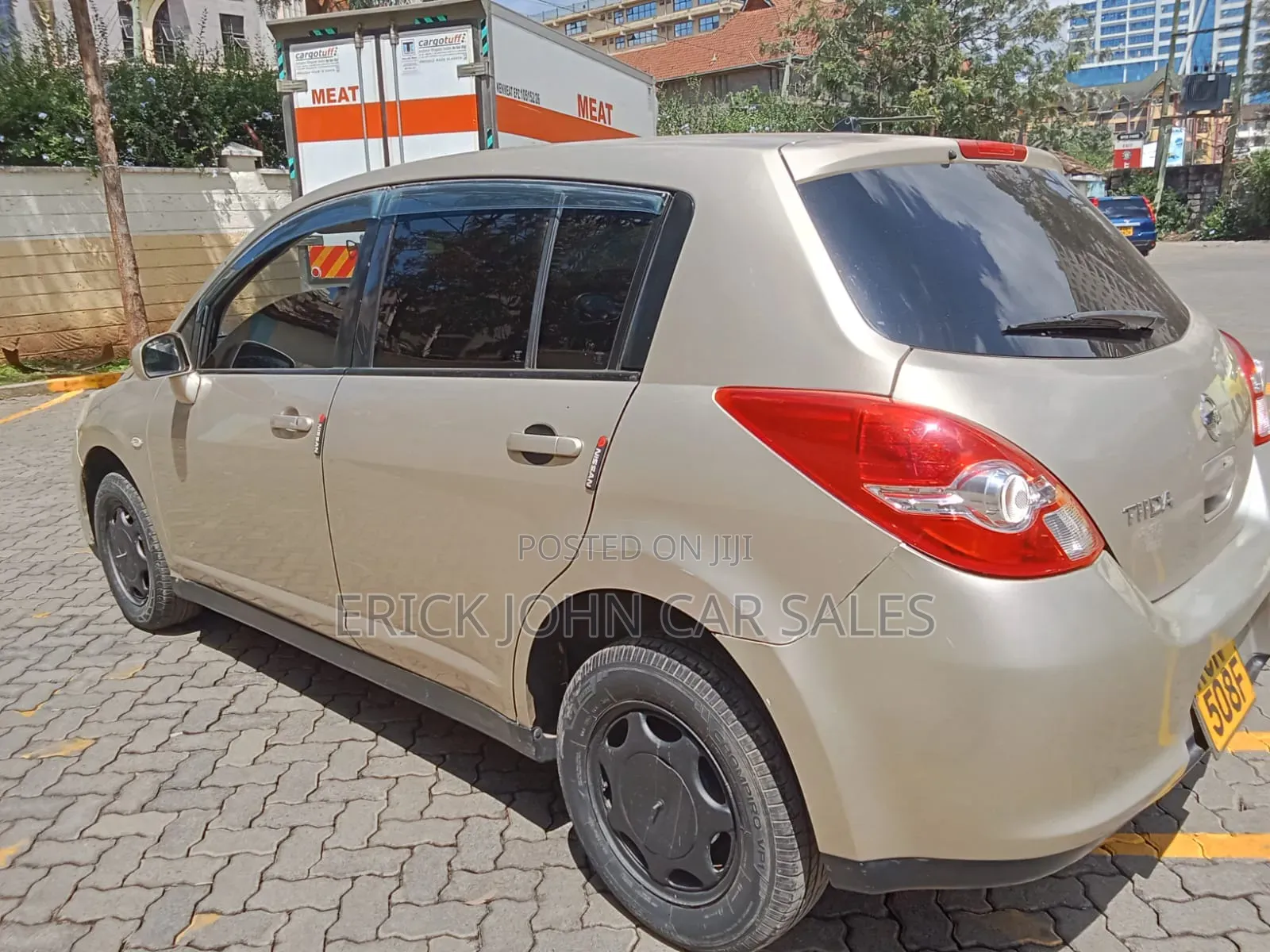 Nissan Tiida 2010 Gold