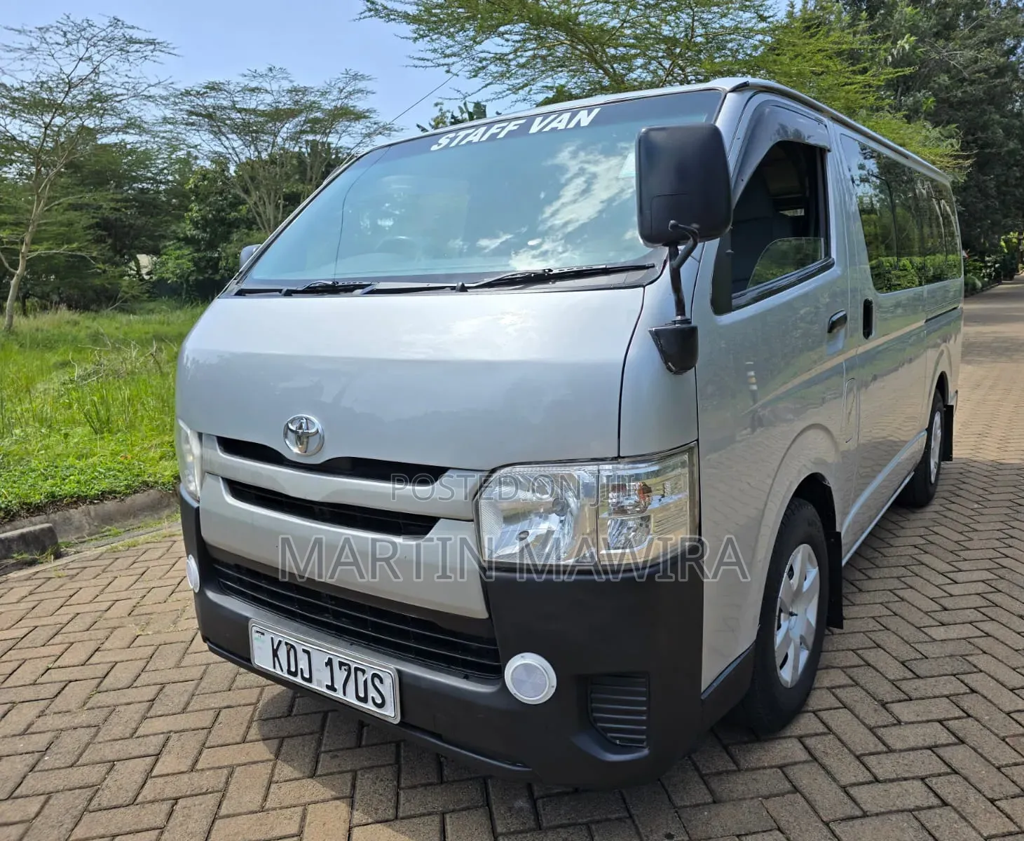 Toyota HiAce 2015 Silver