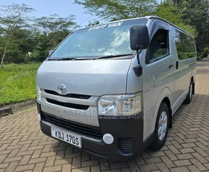 Toyota HiAce 2015 Silver