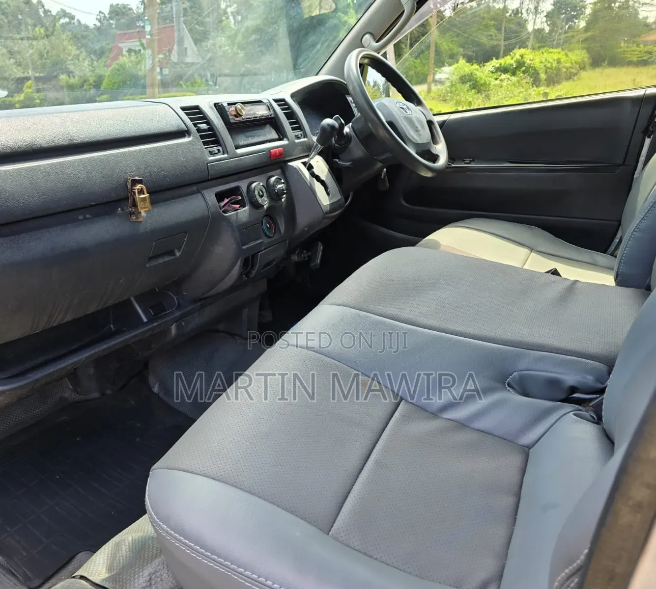 Toyota HiAce 2015 Silver