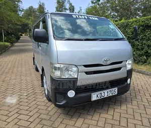 Toyota HiAce 2015 Silver