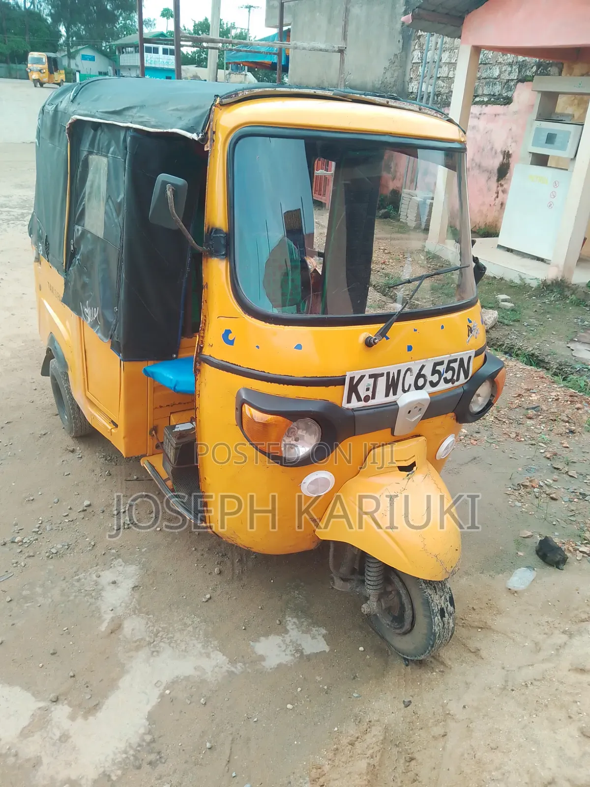 Piaggio 2021 Yellow