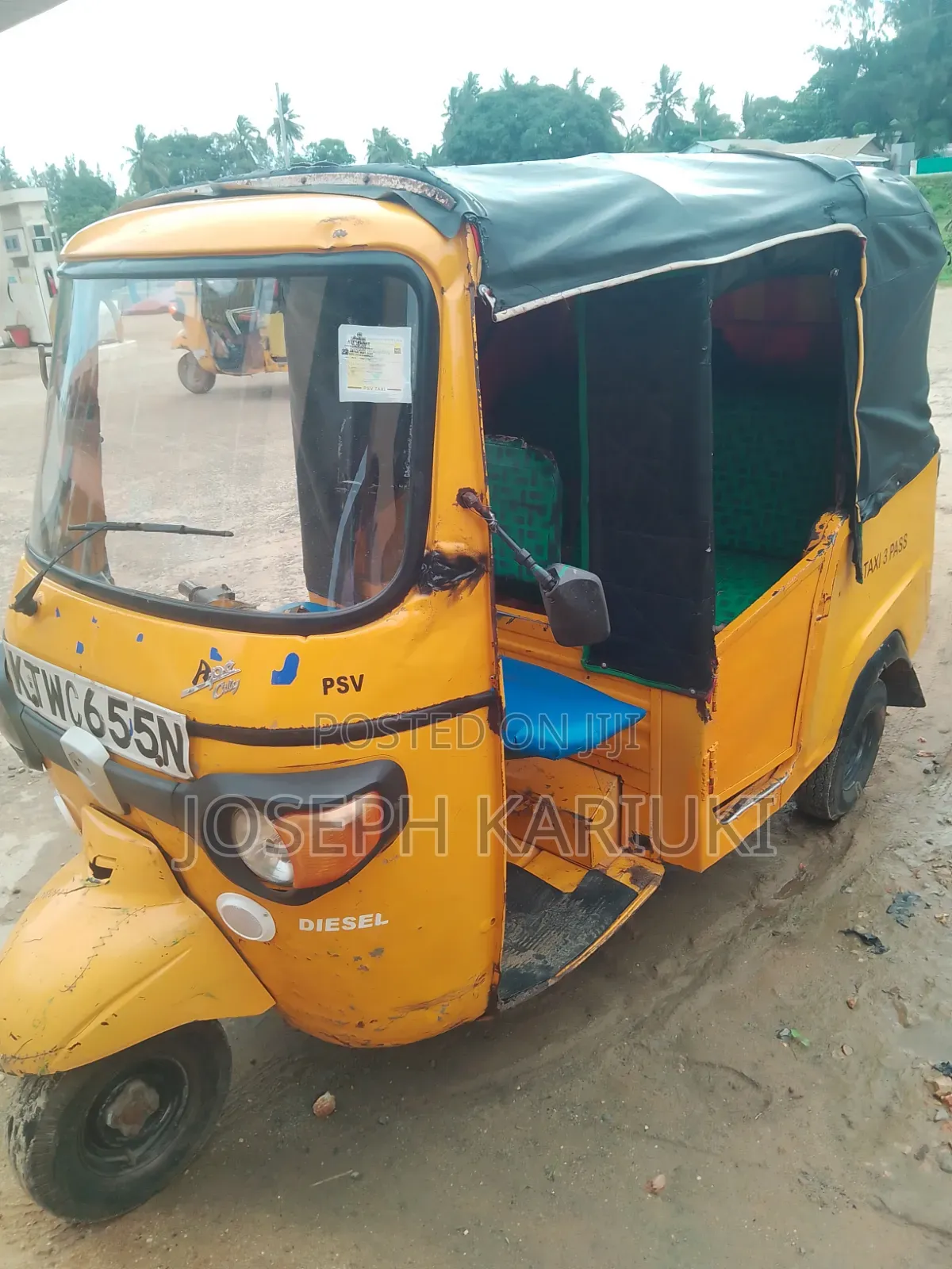 Piaggio 2021 Yellow