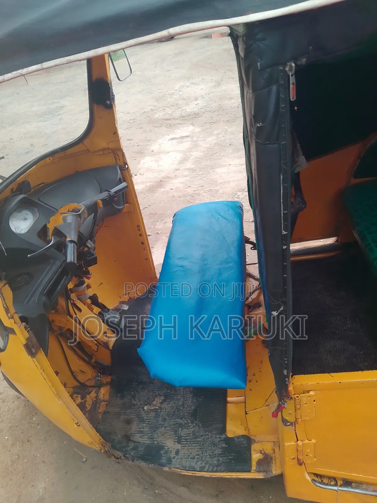 Piaggio 2021 Yellow