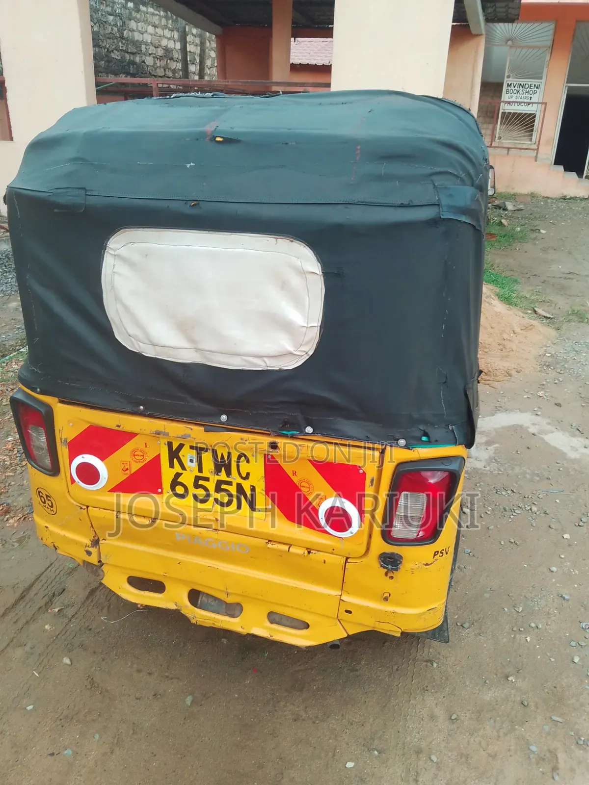 Piaggio 2021 Yellow