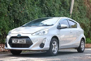 Toyota Aqua 2016 Silver