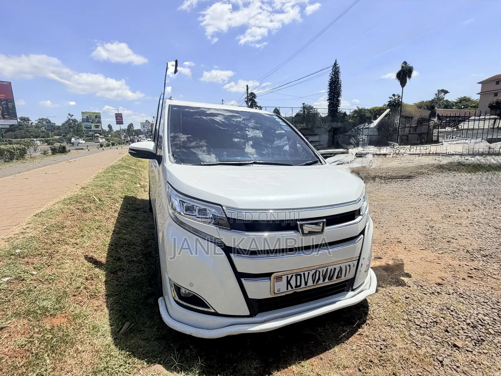 Toyota Noah 2018 White