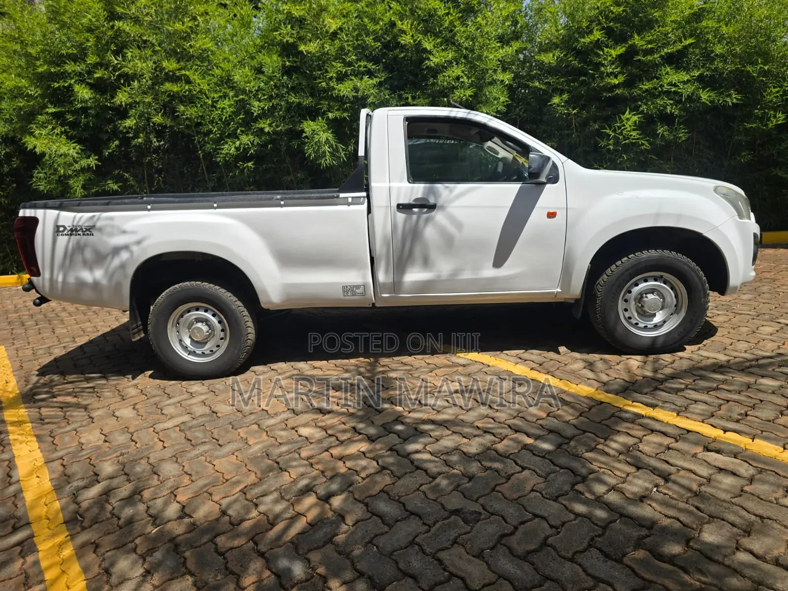 Isuzu D-MAX 2017 White