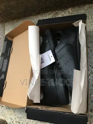 Adidas Stan Smith. Size 45/101⁄2 at 