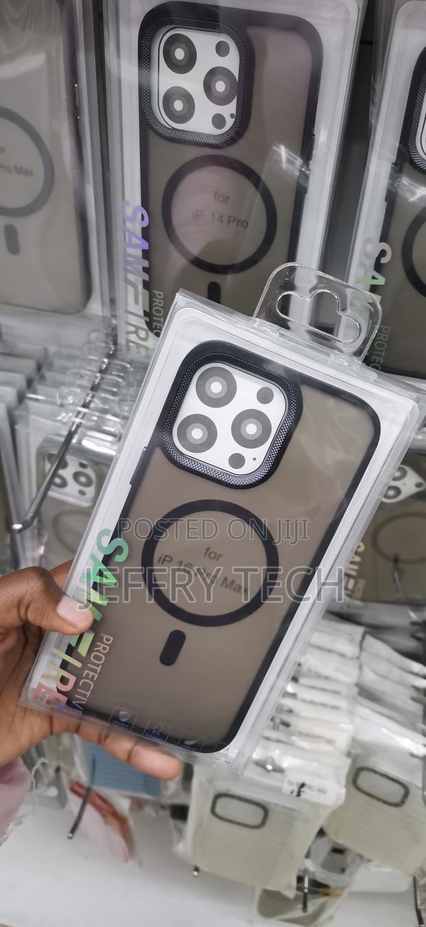 iPhone 16 Pro Max, Featuring a Textured Camera Bezel Case - thumbnail 2