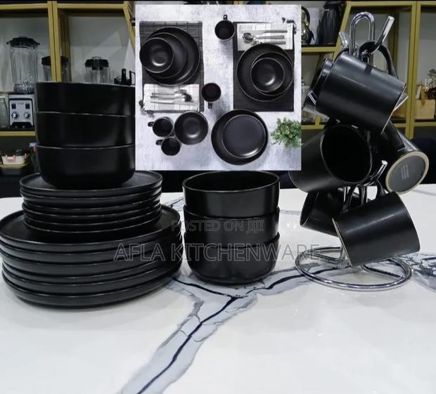 24 Pieces All in Black Dinnerset