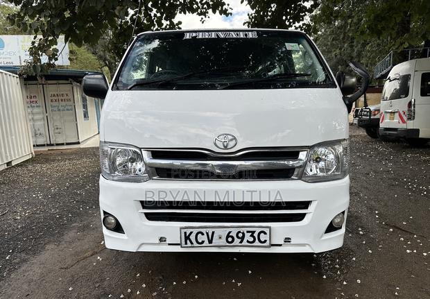 Toyota HiAce 2012 White