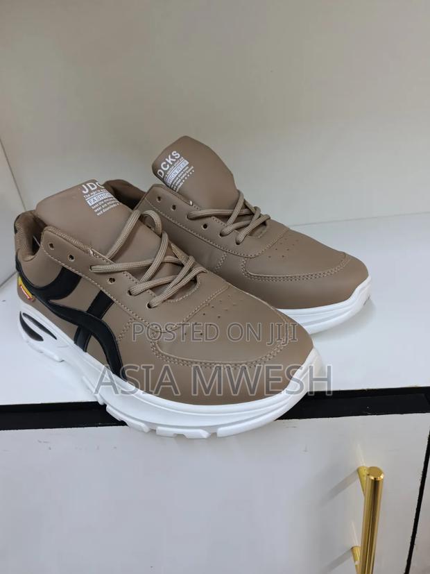 Quality Shoes - thumbnail 3