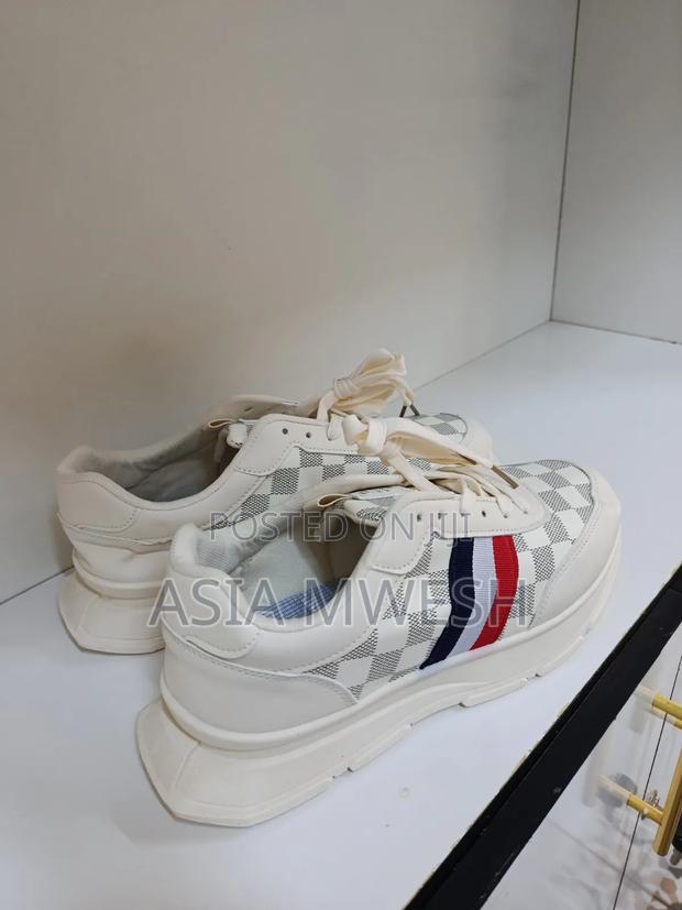 Quality Shoes - thumbnail 4