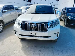 Toyota Land Cruiser Prado 2017 Pearl