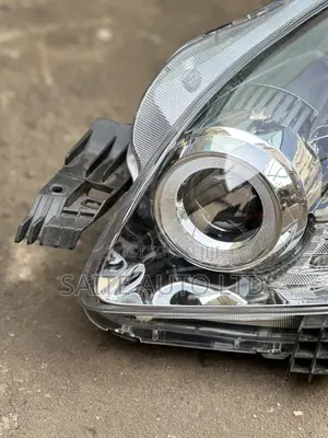 Headlight Ractis (Xenon)