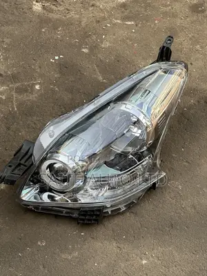 Headlight Ractis (Xenon)