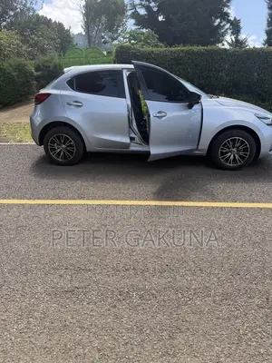 Mazda 2 2020 Silver