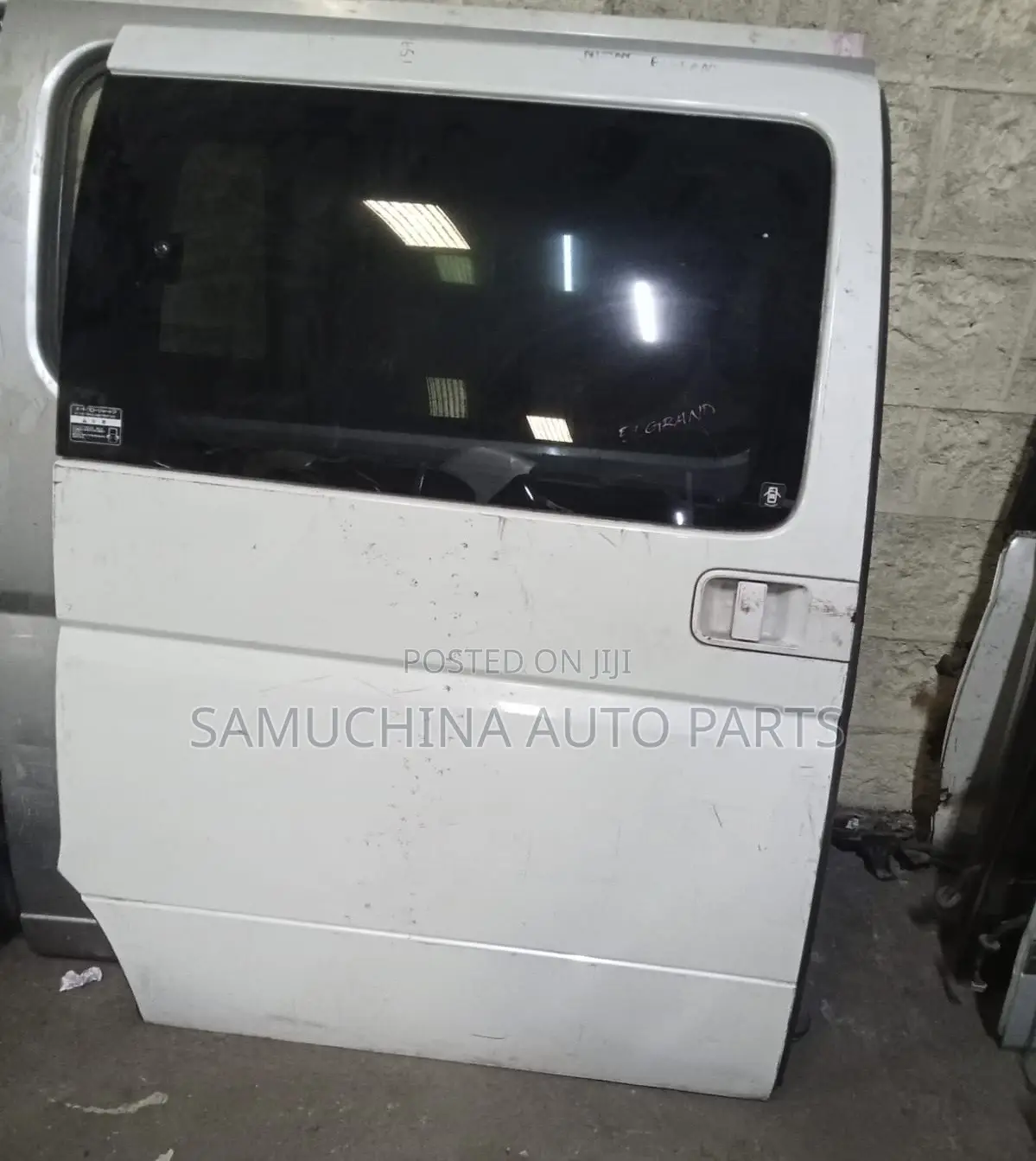 Sliding Right Door Nissan Elgrand