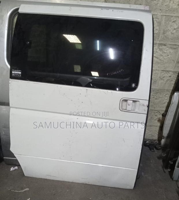 Sliding Right Door Nissan Elgrand