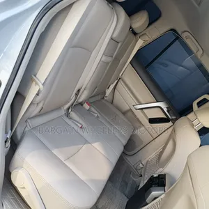 Toyota Land Cruiser 2020 White