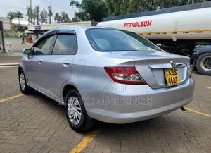 Honda Fit Aria 2006 Silver