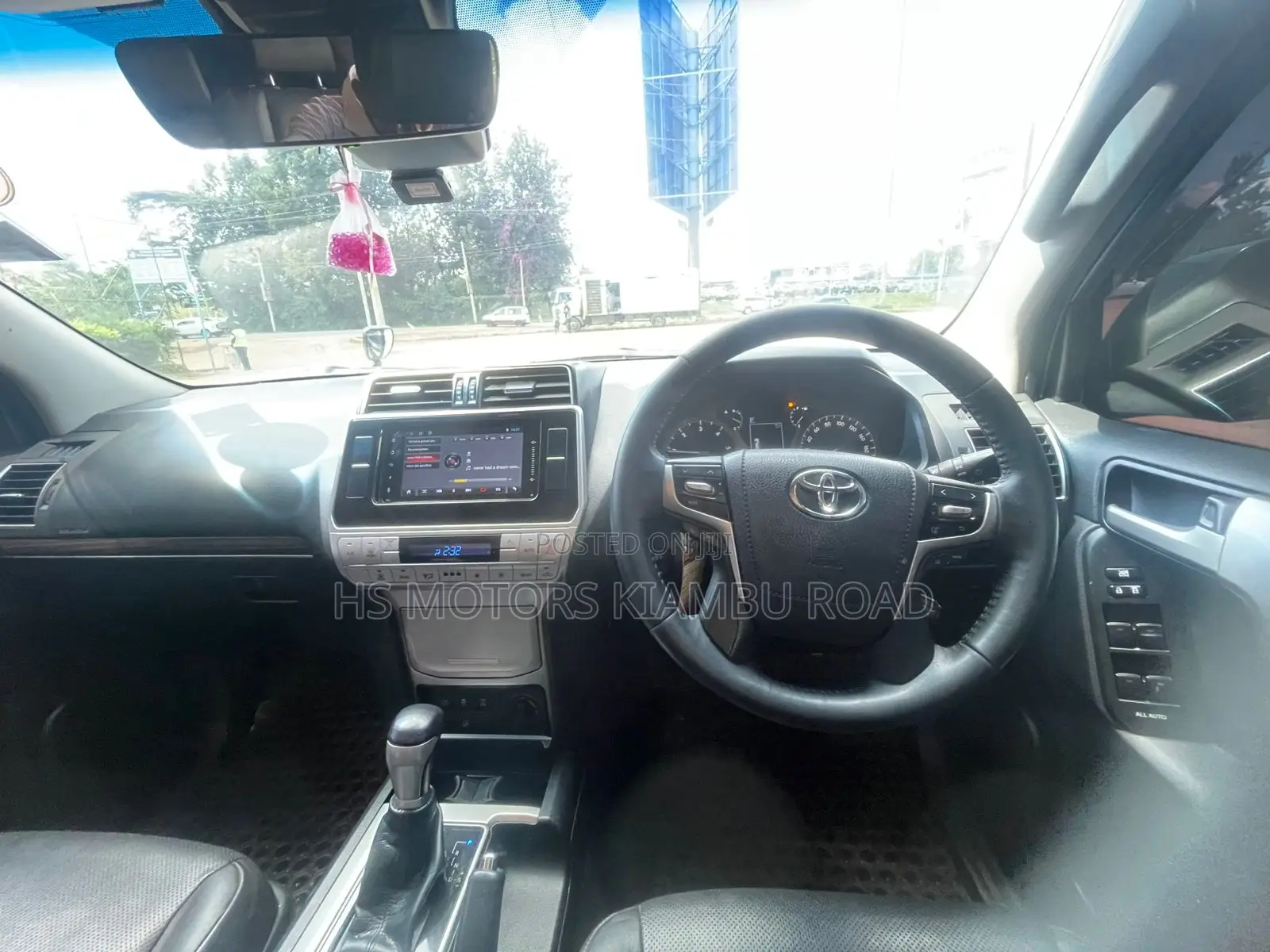 Toyota Land Cruiser Prado 2018 White