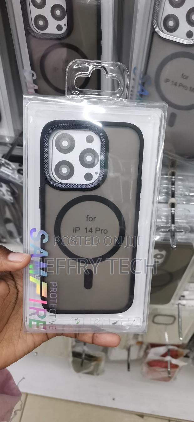 iPhone 14 Pro Solid Black Borders Sanfire Protective Magnetic Case