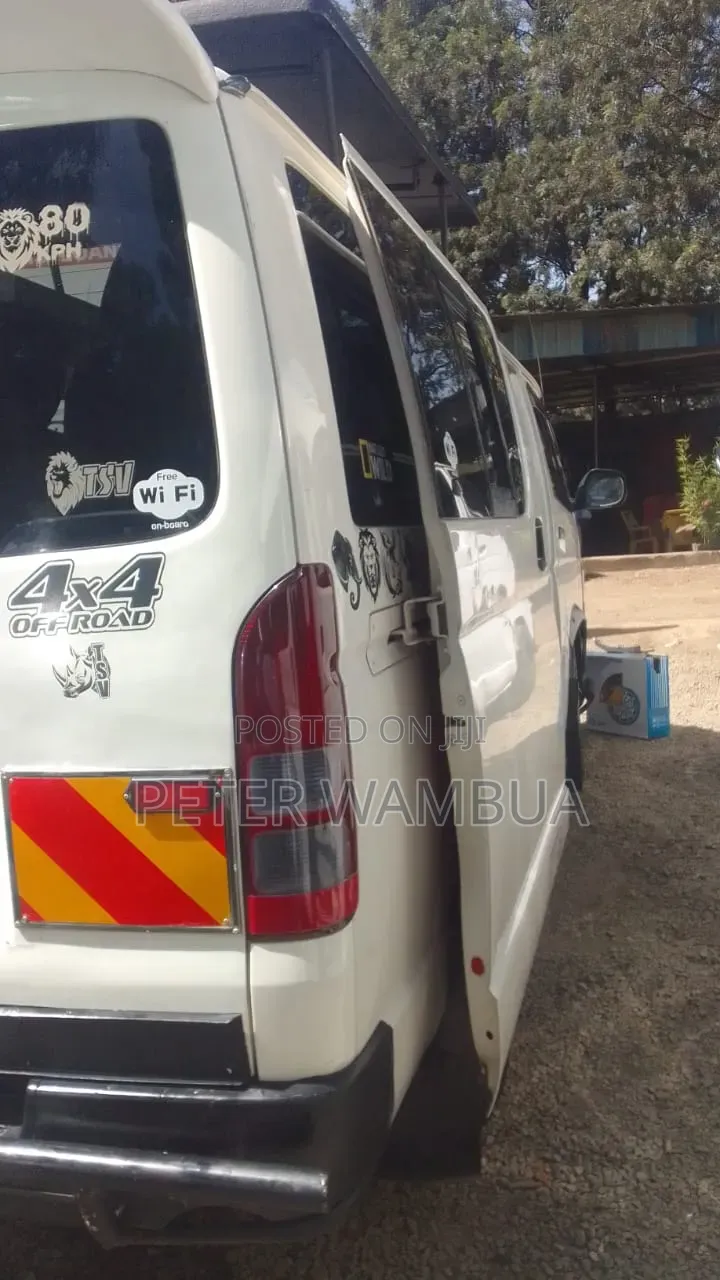 Toyota HiAce 2016 White