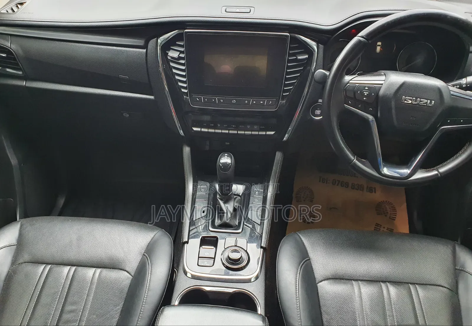 Isuzu MU-X 2023 Pearl