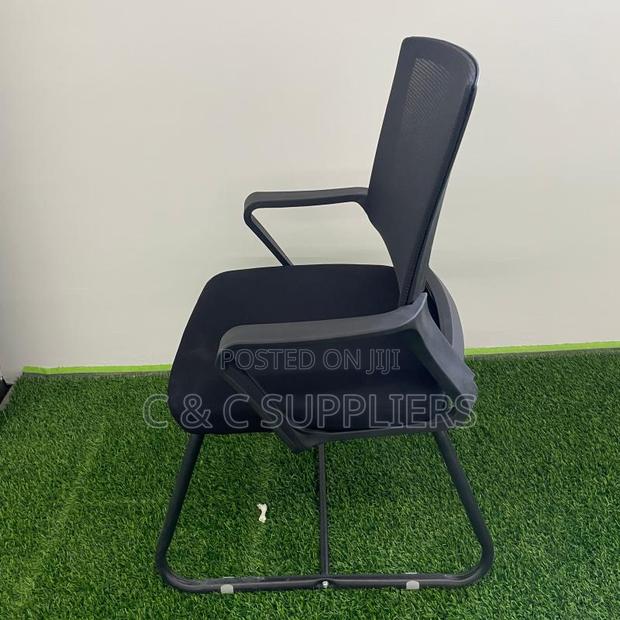 Ergonomic Mesh Arm Guest Chair. - thumbnail 2