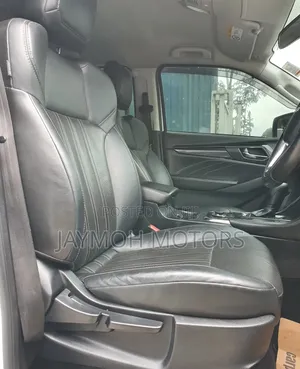 Isuzu MU-X 2023 Pearl