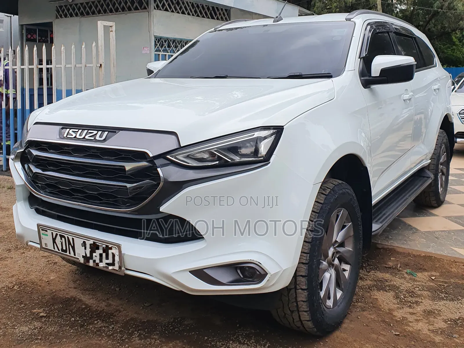 Isuzu MU-X 2023 Pearl