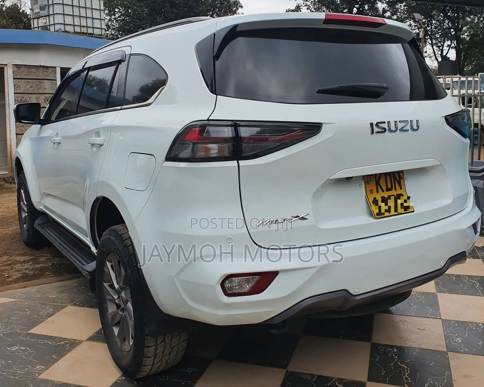 Isuzu MU-X 2023 Pearl